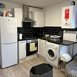 Beautiful Hoe Street First Floor One Bedroom Apartment B Walthamstow