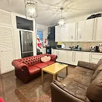 Double Room In Paddington ,London, 1 Step To Station, Private Room #Room Name Is London#