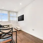 Fantastic 1 Bed By Heathrow Airport