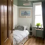 Cosy Single Bedroom In Crouch End