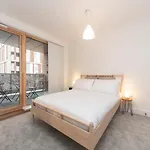 Pass The Keys Spacious Bright Flat 20 Mins To Central London
