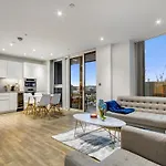 2 Bed 2 Bath Next To Nine Elms Station - Zone 1