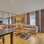Modern 2 Bedroom & 2 Bathroom Apartment In Fulham