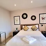 Portobello Market Apartments