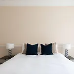 Super Central! Mayfair Family Flat Sleeps 6