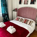 Cozy Flat London
