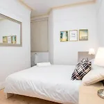Chelsea Charm L Radiant 3Br Apartment Elegance