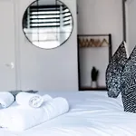 Chic Studio Apartment In Prime London Location