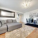 Modern Deluxe 2 Bedroom Apartment In Canning Town Excel Centre