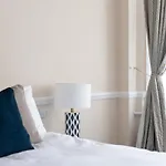 Super Central! Mayfair Family Flat Sleeps 6