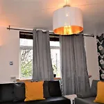 London Zone 2, 2 Bedroom House