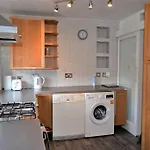 London Zone 2, 2 Bedroom House