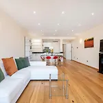 Central And Spacious 2 Bed