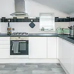 Stylish Holiday Home Groups-Families 3M