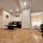 Marylebone 5-Bedroom, 4 Baths Private Family Villa