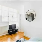 Canary Wharf Luxury Apartment