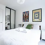 Modern, Light-Filled Studio In Trendy North London