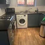 Spacious 1-Bed Flat In North Kensington