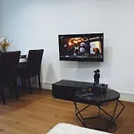 Brooklands Nw6 Apartment