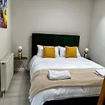 Sienna\'S 2 - Bedroom Apartment, London, N1.