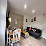 Kensington High Street Condo