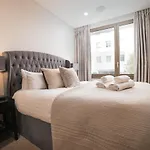 Stunning Modern Apartment Close To Hyde Park By Underthedoormat