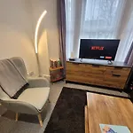 Spacious 2 Bedroom House In Central London With Garden