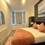 Kensington High Street Apartment