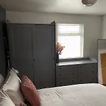 Modern Apartment In Trendy Dalston