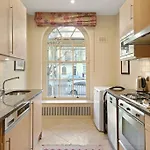 Three Bedroom Flat In Belgravia