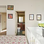 Three Bedroom Flat In Belgravia