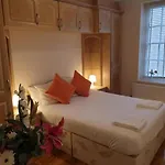 Beautiful 2 Bedroom Flat In Frampton Street