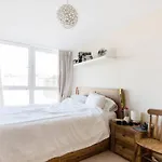 Brixton/Clapham 2 Bed Flat, Large Balcony, Parking