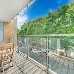 Charming And Spacious 1Br Unit With Gym Access - Perfect For Staycation!