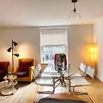 Specious 2 Bedroom Flat - Zone 1