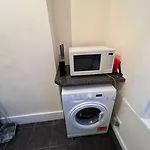 003- Lovely 1-Bedroom Very Close To Central London