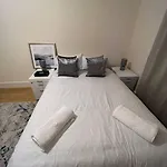 003- Lovely 1-Bedroom Very Close To Central London
