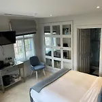 The Bridge Pub & Rooms