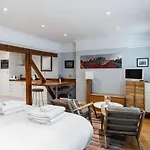 Livestay-Fabulous One Bed Apartments On Covent Garden