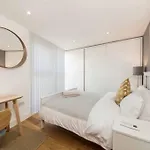 7 Borough Apartments - Spacious 2-Bed, 2-Bath In Prime Location