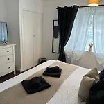 Lovely 2Bedroom 4Mins From Wimbledon Station