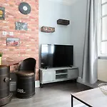 The Victoria Flat