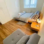 3 Bed Apartment In Camden
