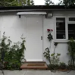 Bubblesbnb, 1 Bedroom Flat