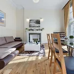 Flat In Baker Street