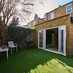 Fabulous 3 Bed Nw London Apartment With Private Garden