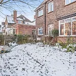 Duplex 3 Bedroom Flat Golders Green Central London