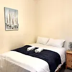 Aldgate Holiday Rooms