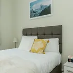 Fantastic 2 Bedroom Apartment In Waterloo