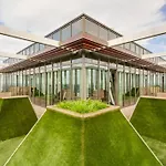 Modern 2 Bed Flat With Gym